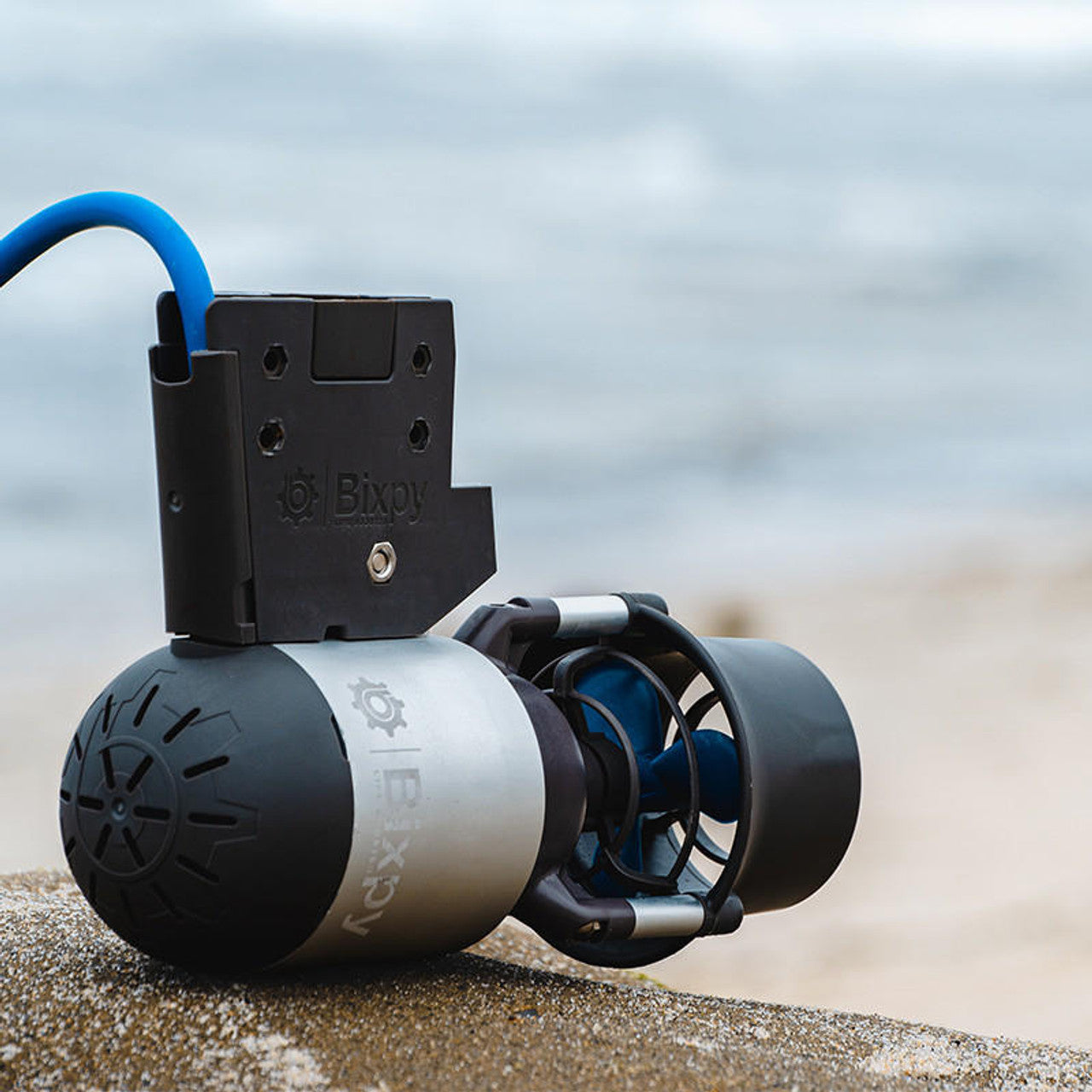 Bixxpy K-1 Motor on the beach