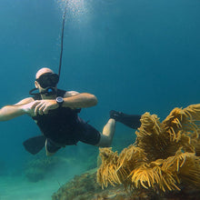 Load image into Gallery viewer, Jet Sports - Man diving underwater with the  BLU3 Nomad Scuba Diving System- 1 Battery Nomad-BP-1