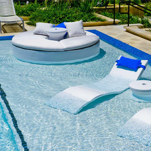 Signature Round Sunbed 5-Piece with Umbrella Hole