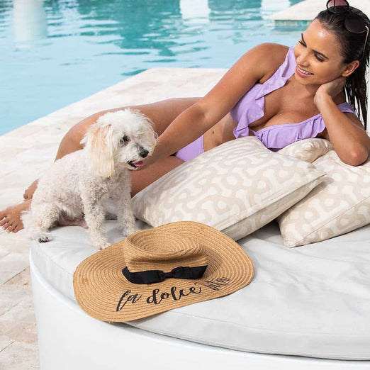 Signature Round Sunbed 5-Piece with Umbrella Hole