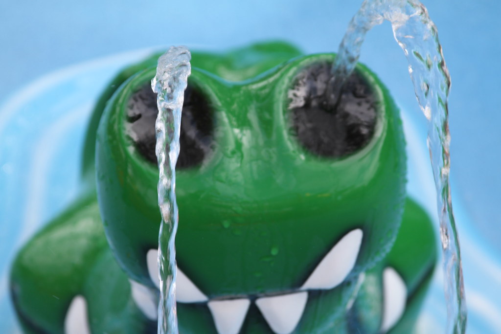 Rain Drop Products Crocodile Steve -OMNIPOD Spurting Water