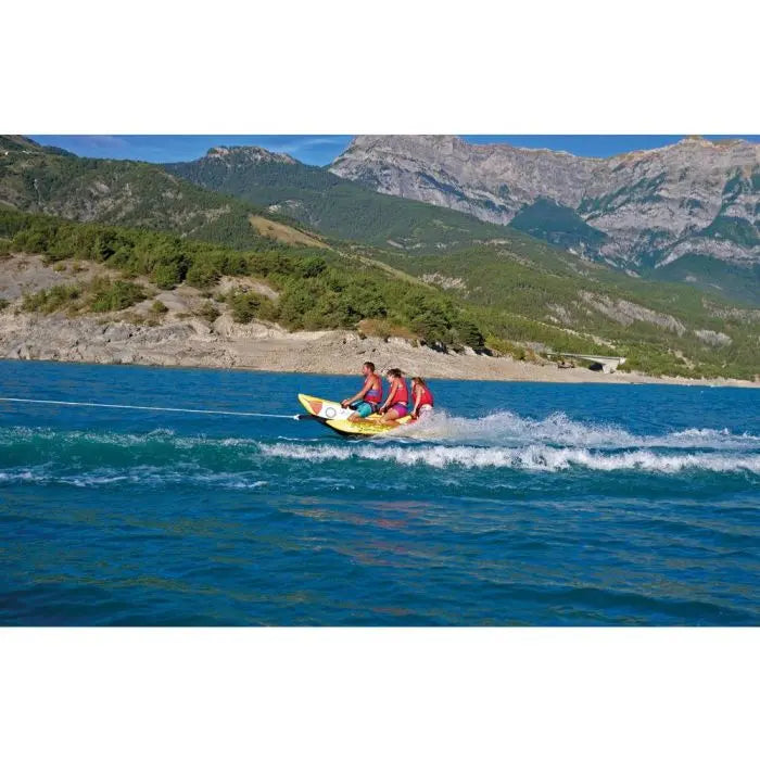 Spinera Rocket 3 in action with 3 people riding