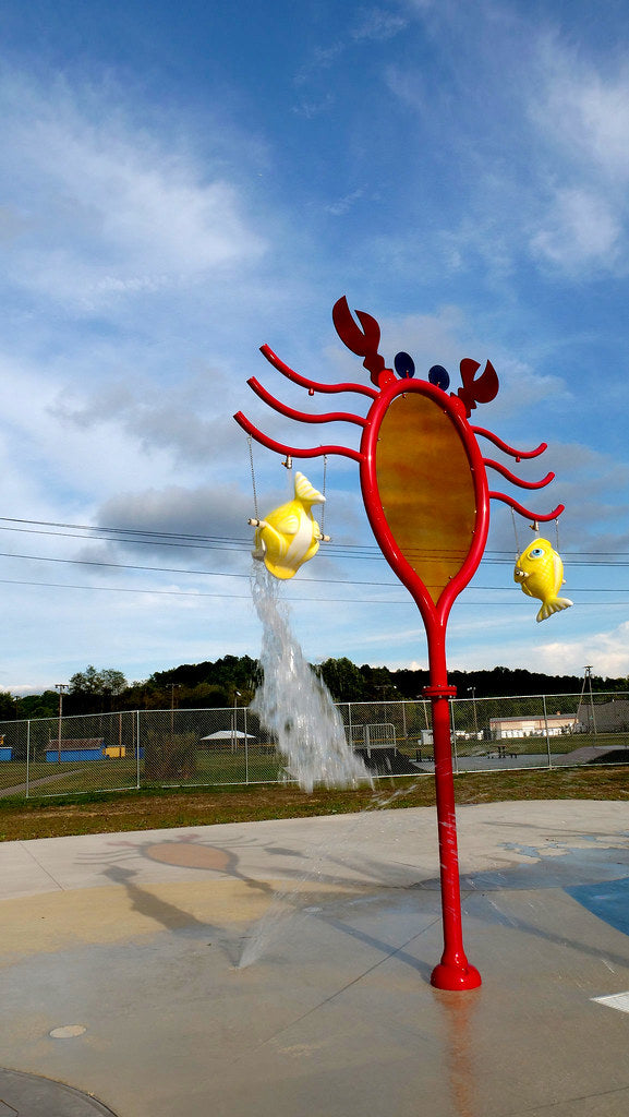 Rain Drop Products Silly Wet Crab Water Feature Mounted on a Splash Pad