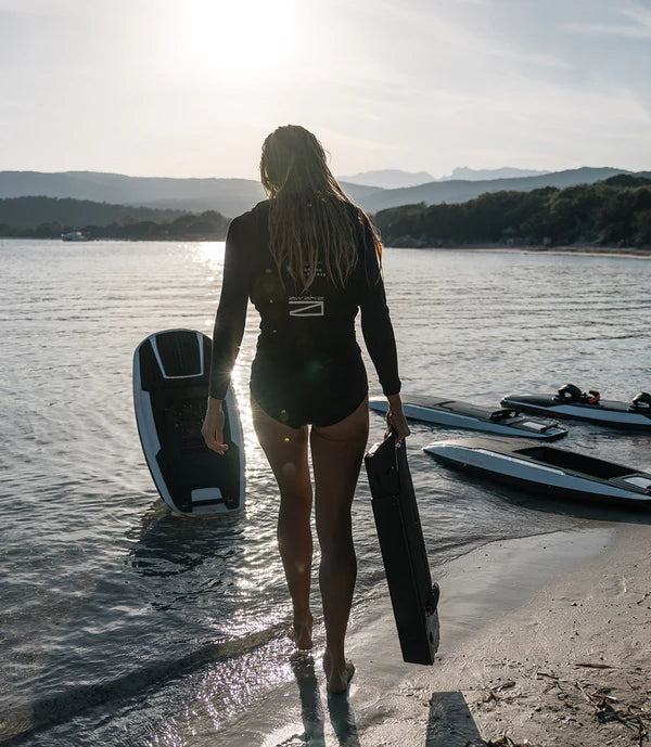 Woman carrying the Awake Flex Battery SR