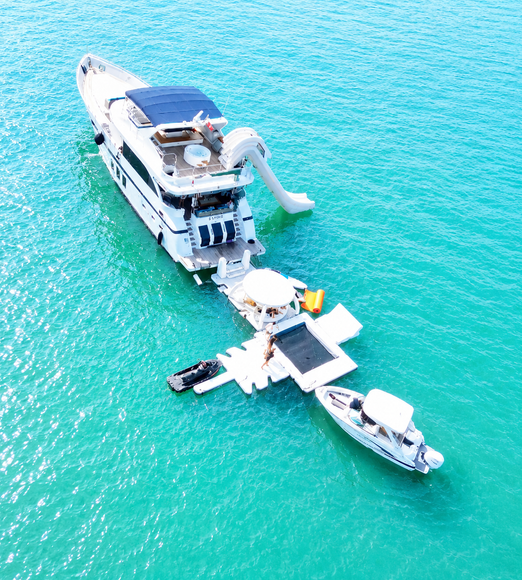 Aquabanas First Mate Inflatable Island Yacht Package