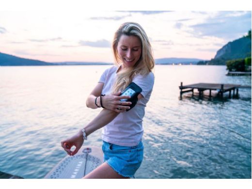 Aqua Marina Glow Inflatable Paddle Board iSUP