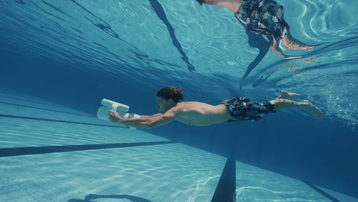 Man and Sublue Hagul EZ Underwater Scooter underwater