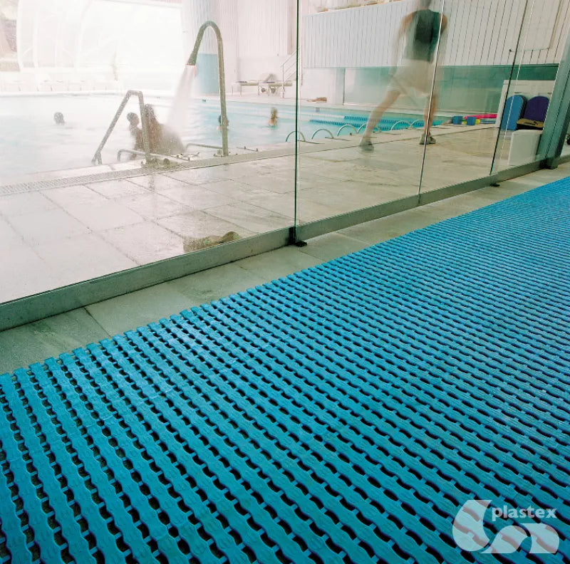 Plastex Herontile Mat along the pool
