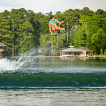 Load image into Gallery viewer, Hyperlite 2023 Cadence Wakeboard with Syn Binding Package