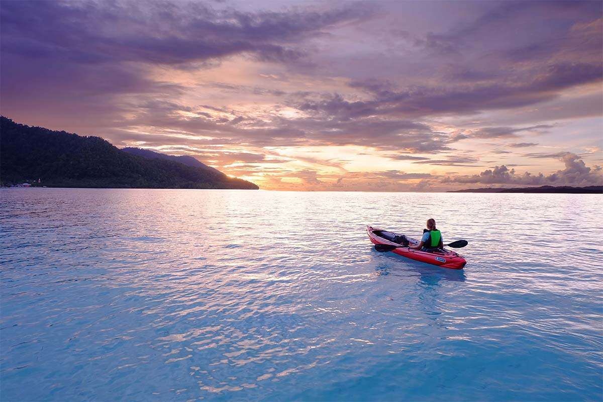 Gumotex SEAWAVE 14'11" Inflatable Kayak