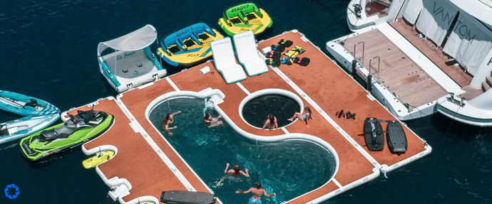 Yachtbeach Sun Roof with 2 Connectors attached to a Yachtbeach furniture