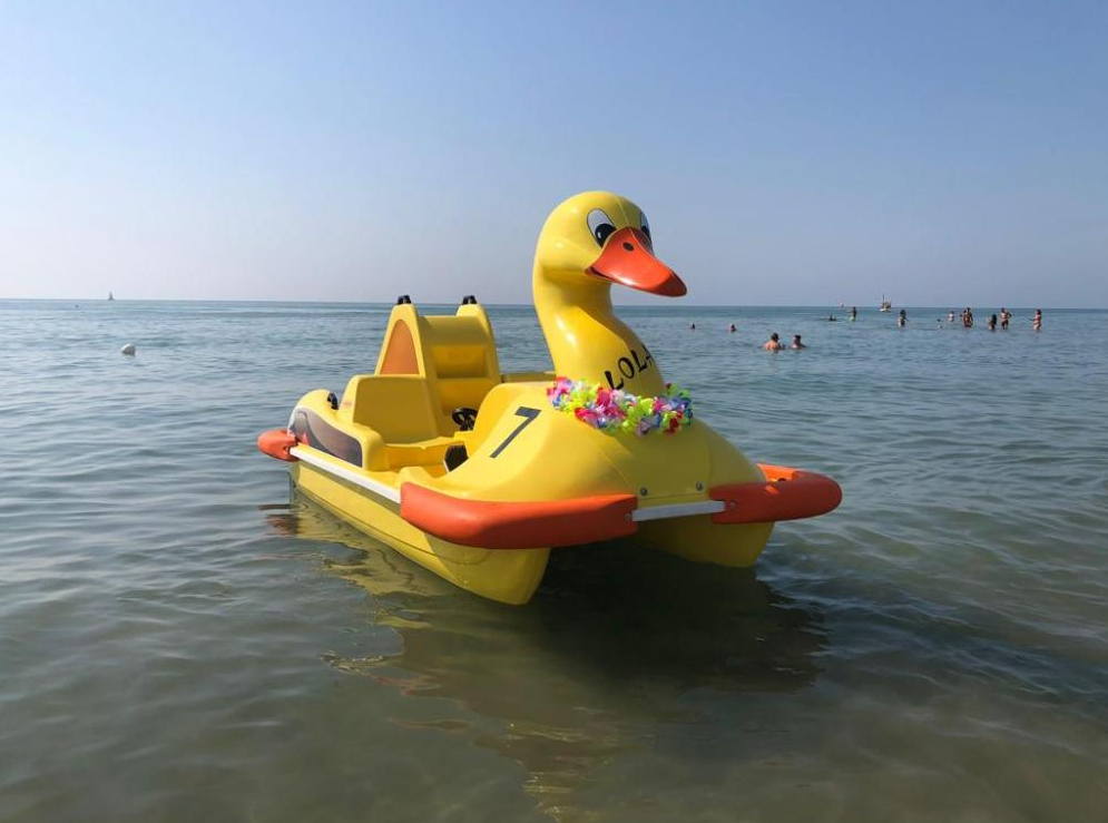 duck pedal Martini Nautica Duck 4 Person Pedal Boat