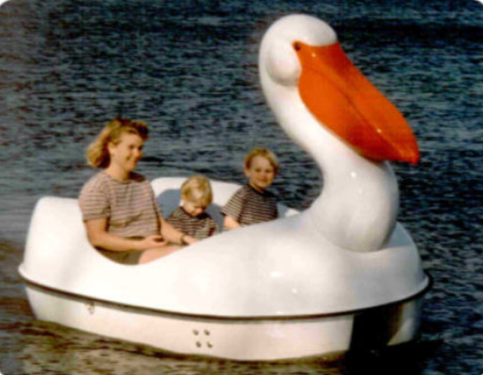 Adventure Glass Pelican Classic Paddle Boat