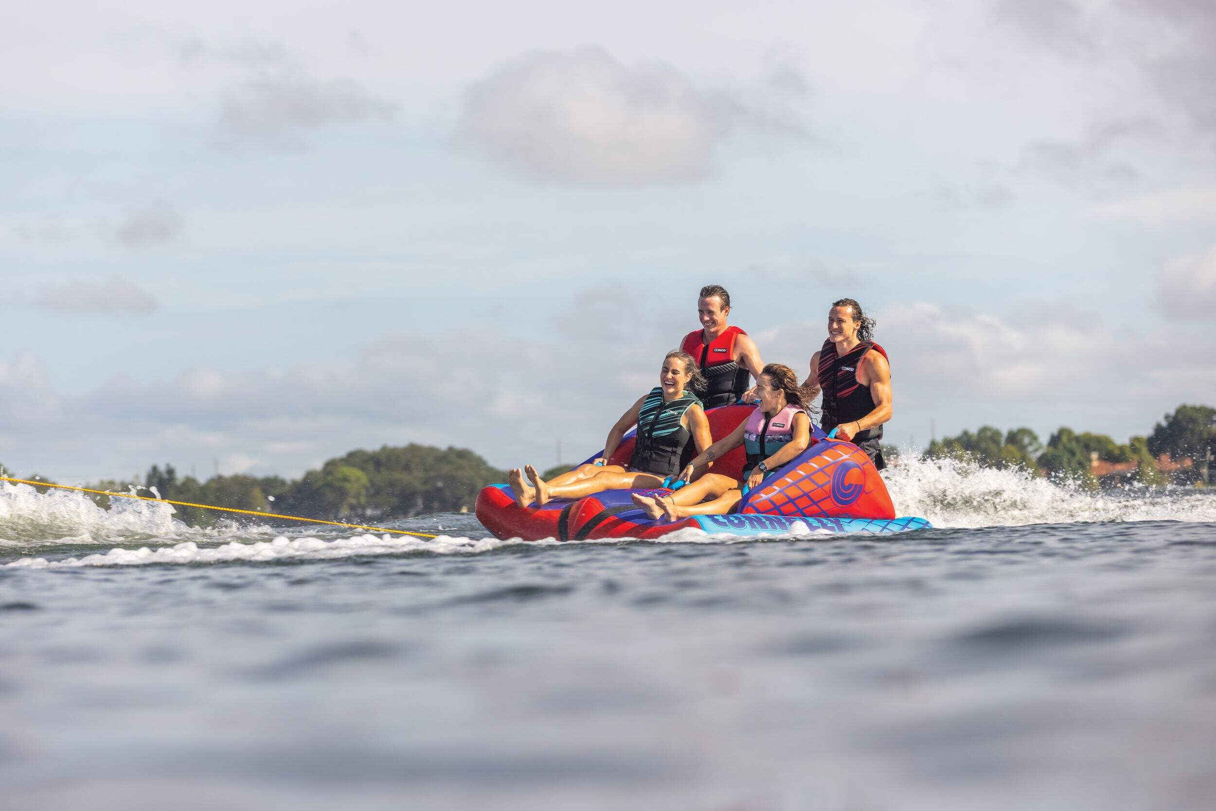 Connelly Yukon 4-Person Towable Tube