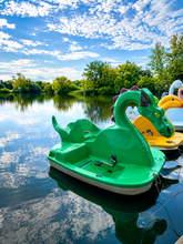 Load image into Gallery viewer, Adventure Glass Dragon Pedal Boat 4 Person Platform