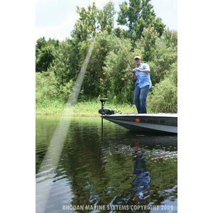 Trolling Motor -Man fishing with Rhodan Marine HD GPS Anchor ® Trolling Motor – 36V Black  attached to his boat