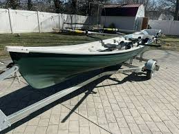 Light Green Heritage 15 Classic Little River Double Rowboat 