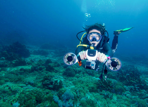 Dive underwater with the Sublue WhiteShark Mix Underwater Scooter