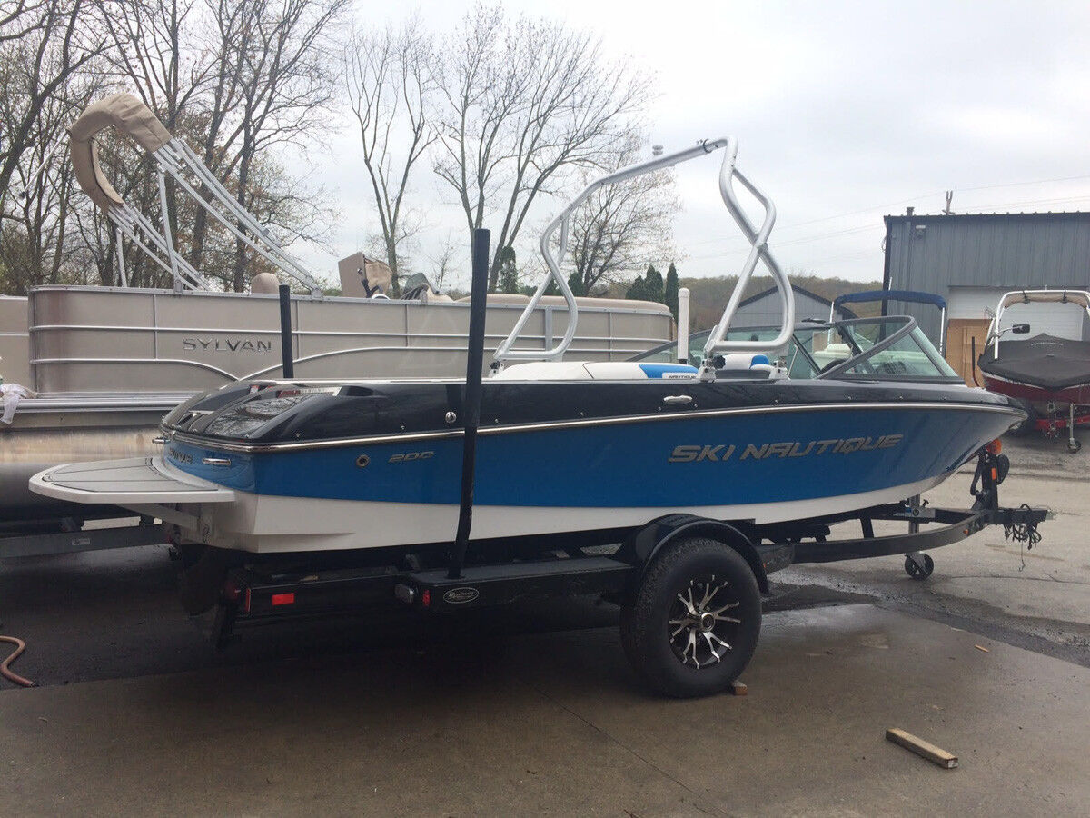 Roswell Marine Area 53 Wake Tower installed on a boat
