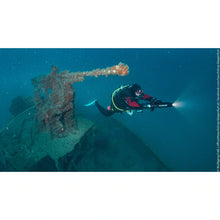 Load image into Gallery viewer, Man diving with the ScubaJet Pro All-in-One Kit