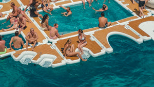 People having fun on the YachtBeach Multi Dock Single 2.05 along with the other platforms