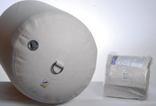 Aeré 24" Diameter Inflatable Fenders - White