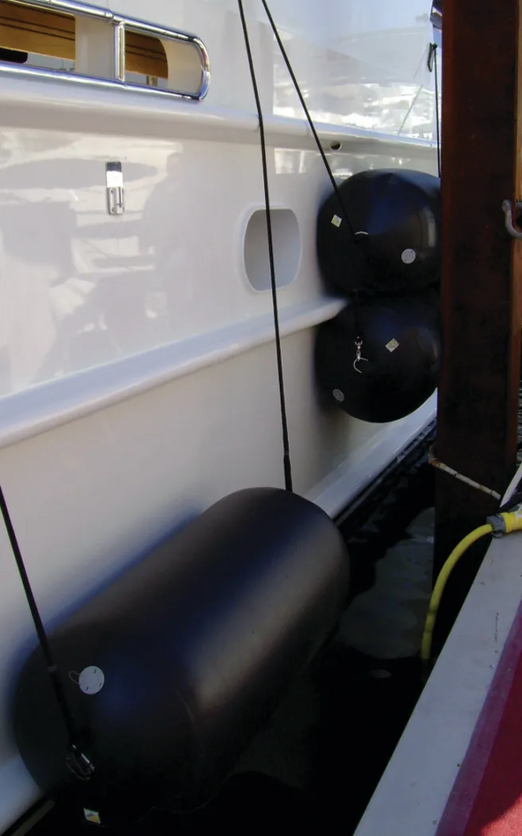 Aeré 18" Diameter Inflatable Fenders 