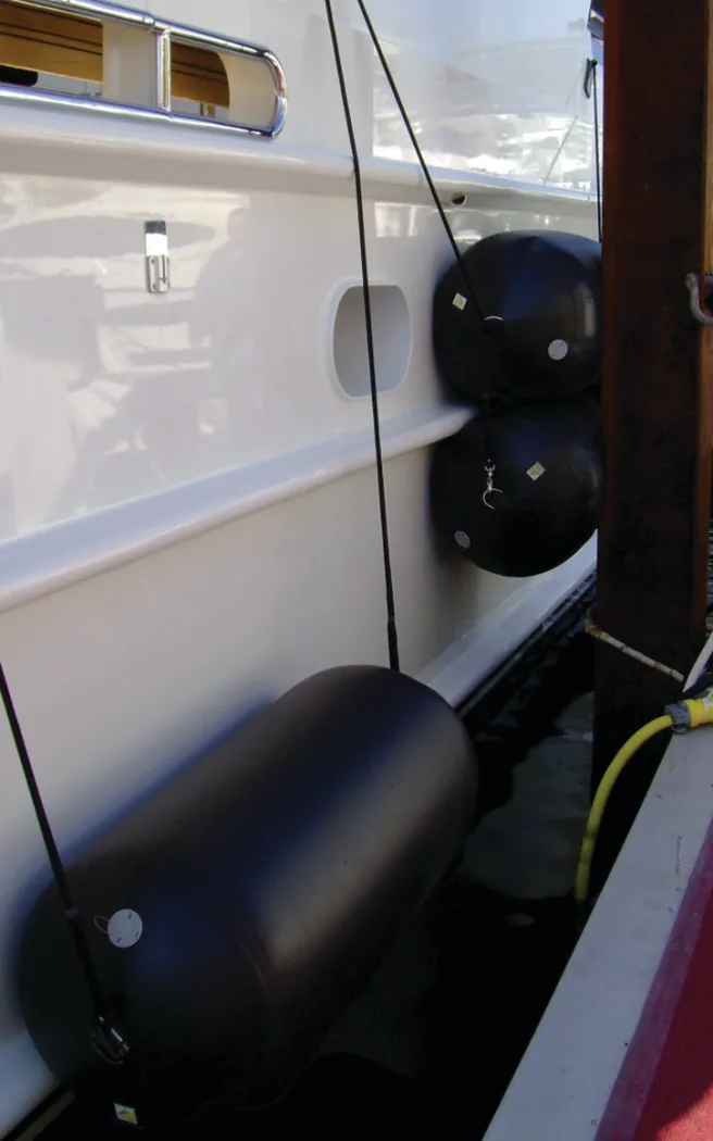 Aeré 24" Diameter Inflatable Fenders 