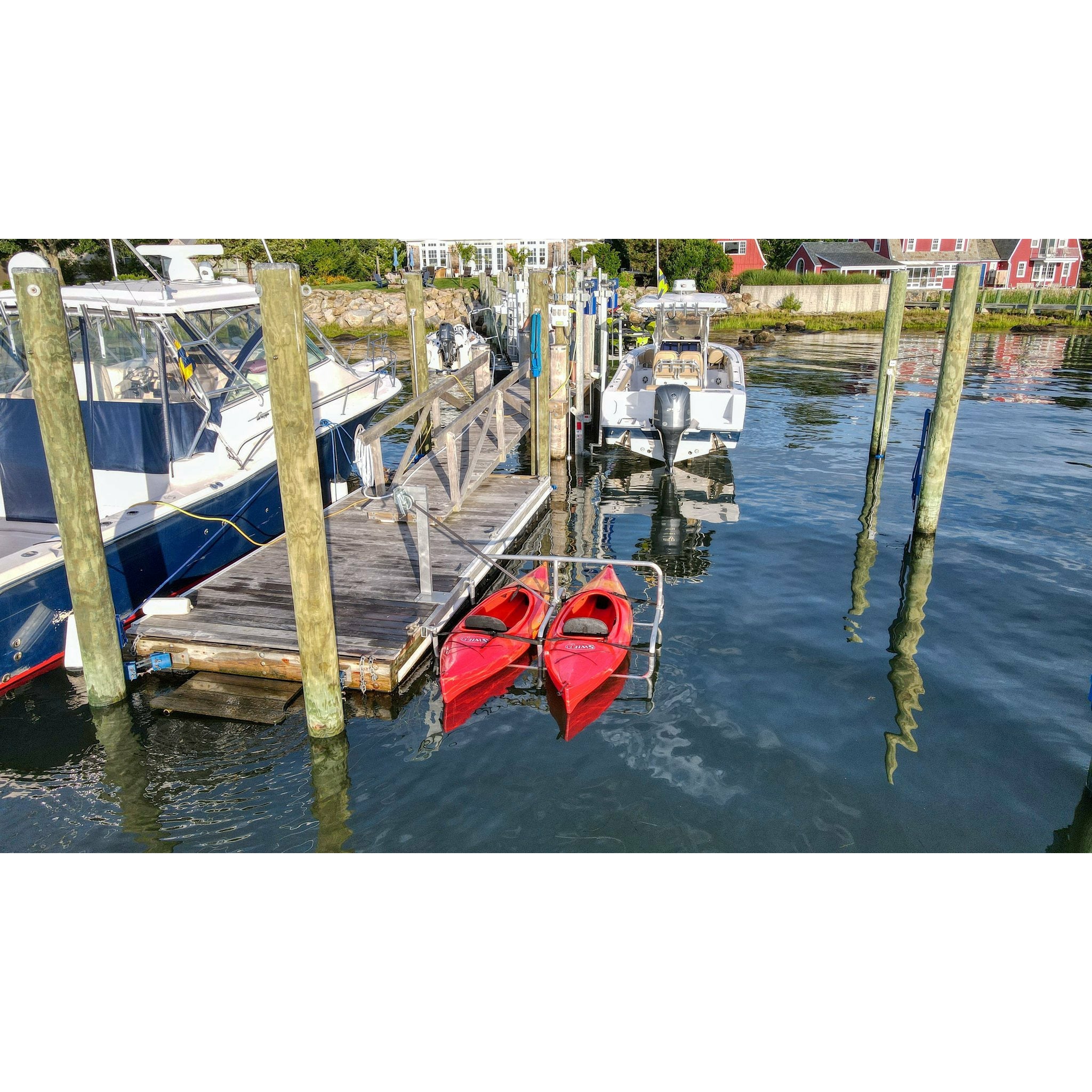 Kayak Dock - Seahorse Docking Floating Dock Double Kayak Launch  with 2 Red Kayaks