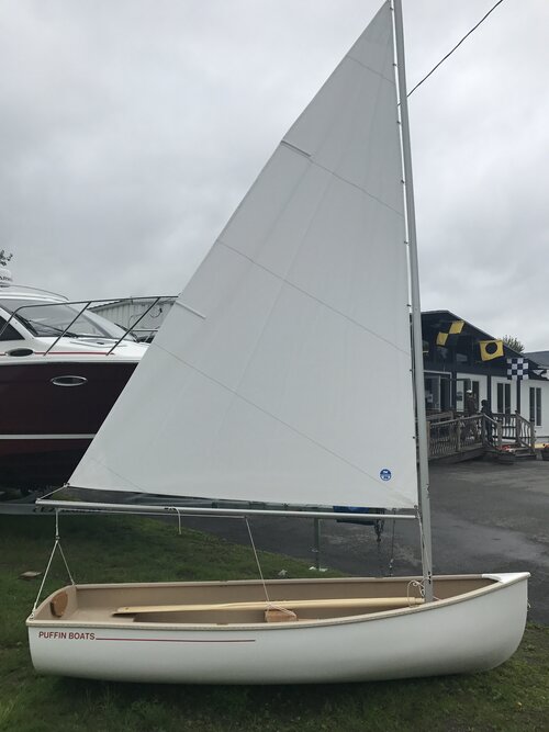 Puffin 860 - Sailing
