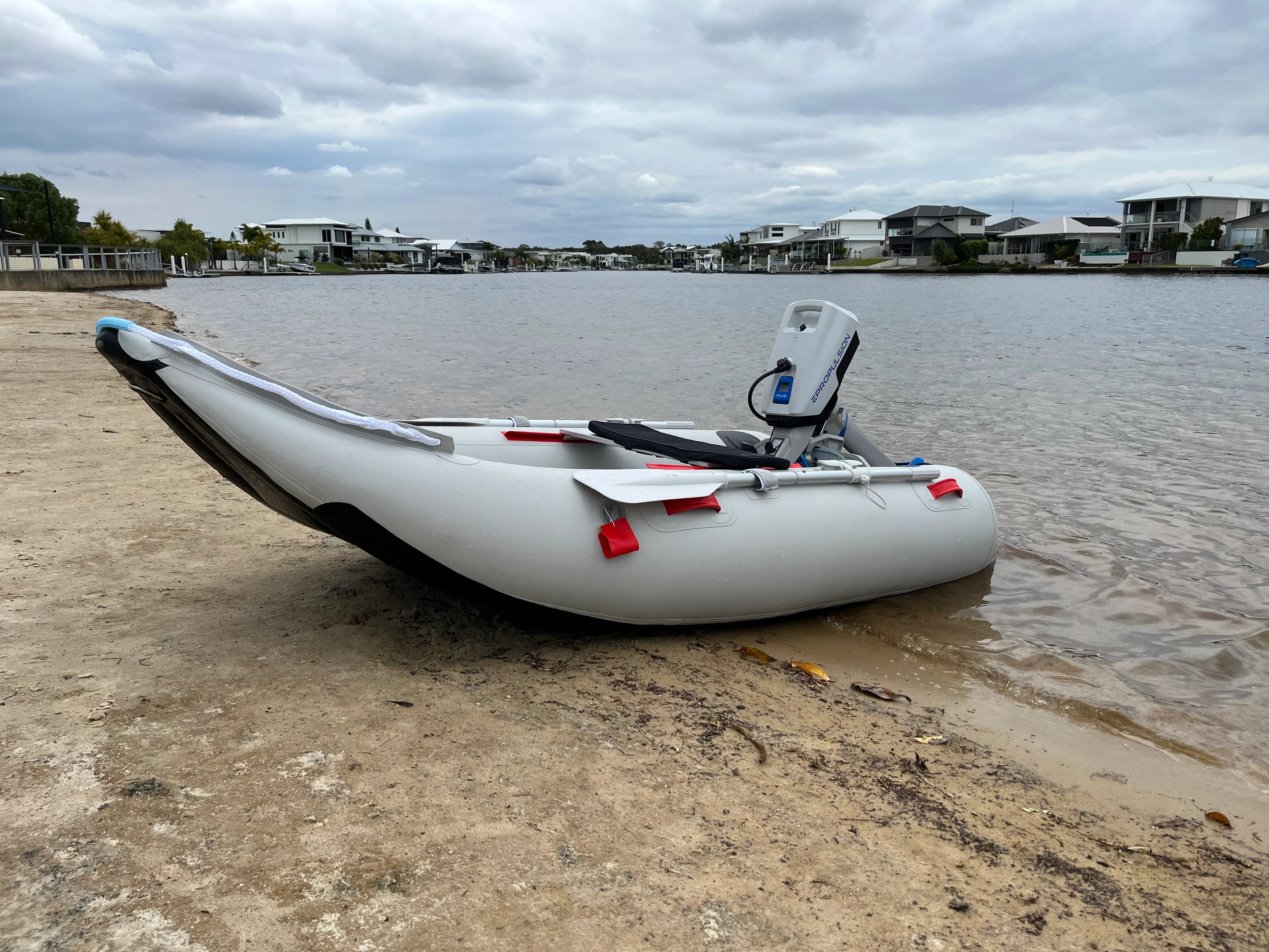 Scout Inflatables 245 Scout on the shore