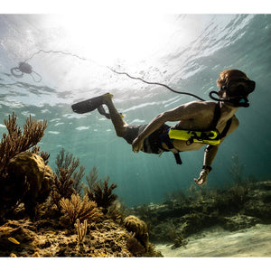 Jet Sports - Man exploring underwater with the BLU3 Nomad Scuba Diving System- 1 Battery Nomad-BP-1