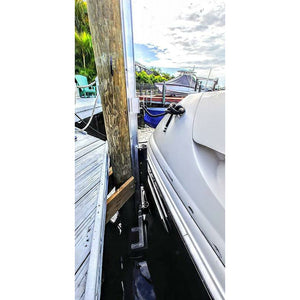 Fenders / Bumpers -boat safely tied to a Seahorse Docking Tide Right